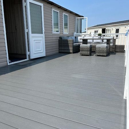 Beautiful Caravan In Trecco Bay! 74 Sycomore Bridgend  Buitenkant foto