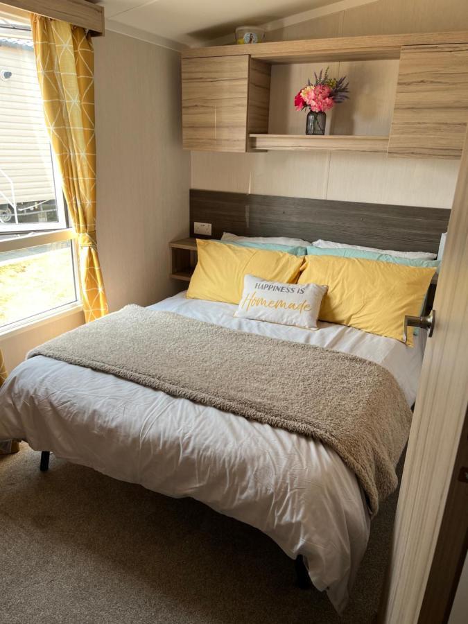 Beautiful Caravan In Trecco Bay! 74 Sycomore Bridgend  Buitenkant foto